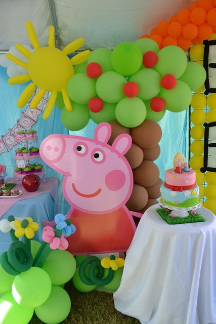 PEPPA PIG Birthday Party Supplies Decorations Balloons Tableware Plates Cups Fun